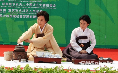 四川大巴车重闯客运大市场(图1)